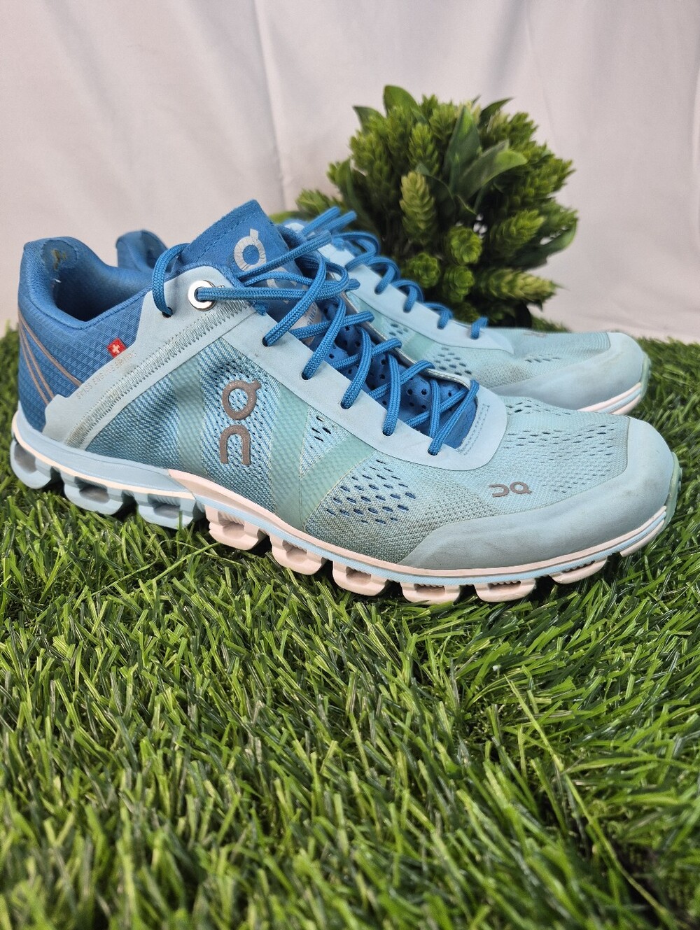 On Running Cloudflow Women’s Size 7 Blue Aqua CloudTec Running Shoes